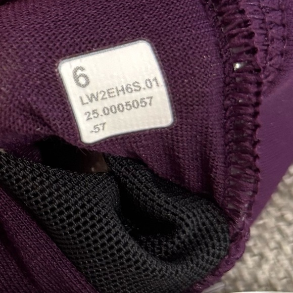 NWT Lululemon Flow Y Nulu Longline Bra In Dark Magenta Size 6 - Picture 4 of 6